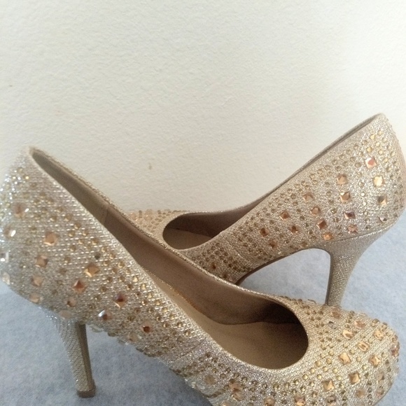 Shoes - Picture 3 of 5